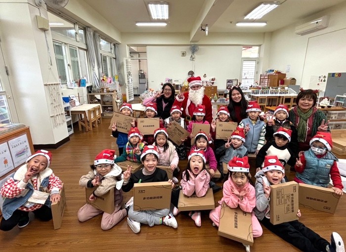 幼兒園歲末感恩校內快閃+聖誕進園了！  照片