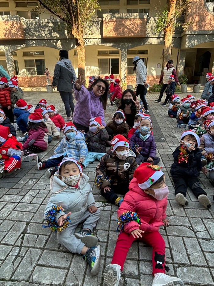 幼兒園歲末感恩校內快閃+聖誕進園了！  照片