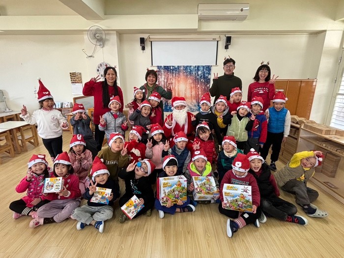 幼兒園歲末感恩校內快閃+聖誕進園了！  照片