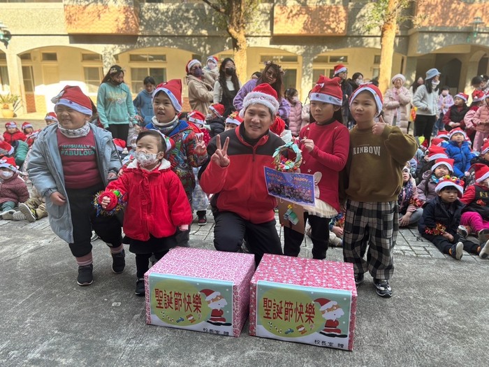 幼兒園歲末感恩校內快閃+聖誕進園了！  照片