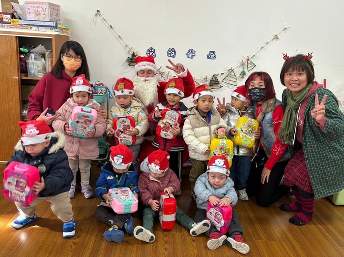 幼兒園歲末感恩校內快閃+聖誕進園了！  照片