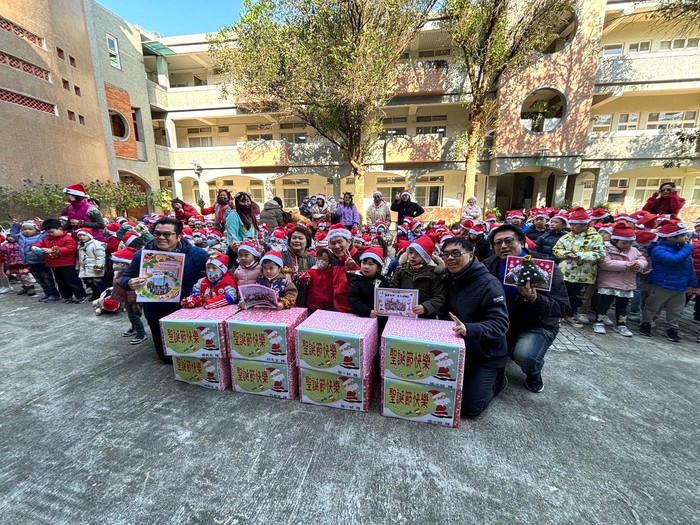 幼兒園歲末感恩校內快閃+聖誕進園了！  照片