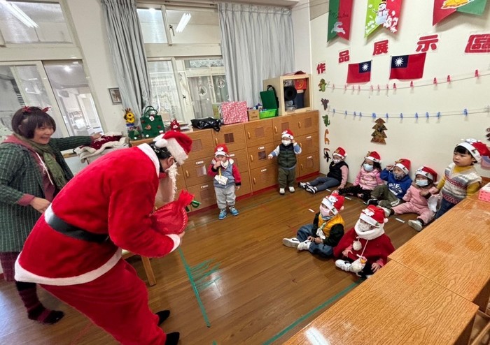 幼兒園歲末感恩校內快閃+聖誕進園了！  照片