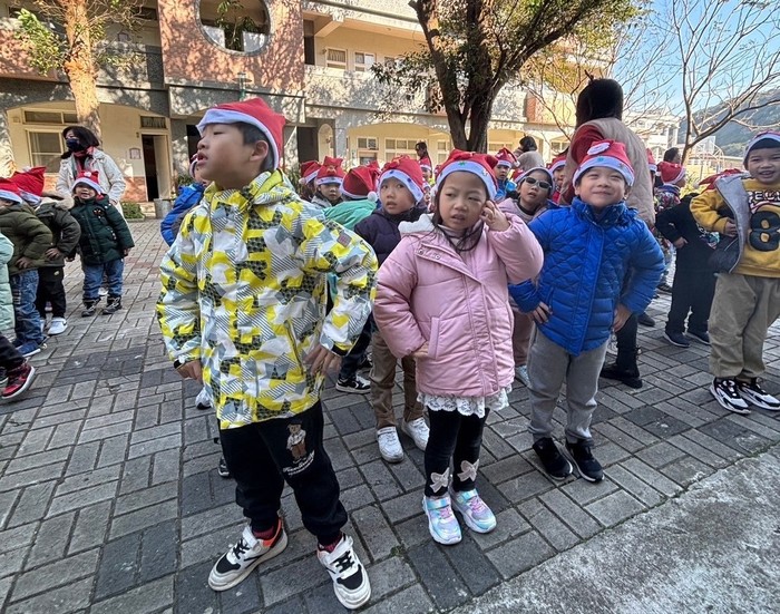 幼兒園歲末感恩校內快閃+聖誕進園了！  照片